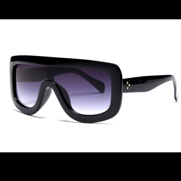 Oversized Black Sunglasses - Picture 4 of 6